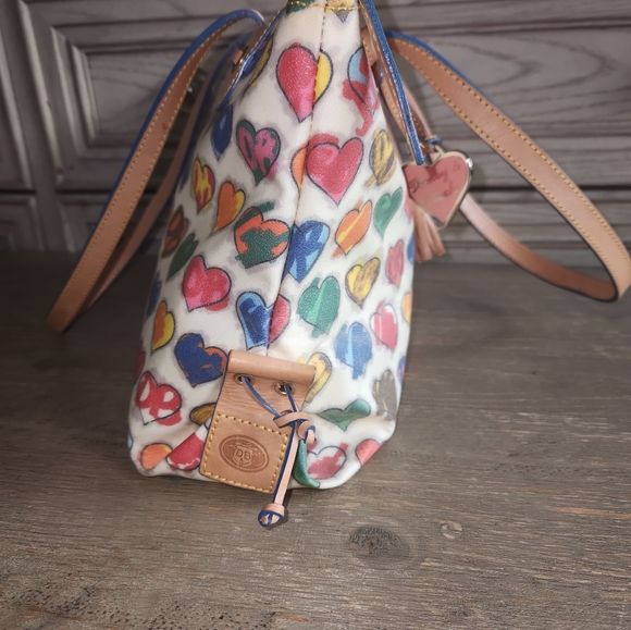 Like New Dooney & Bourke Crayon Hearts Canvas Coated Leather Shoulder Bag - Picture 2 of 12